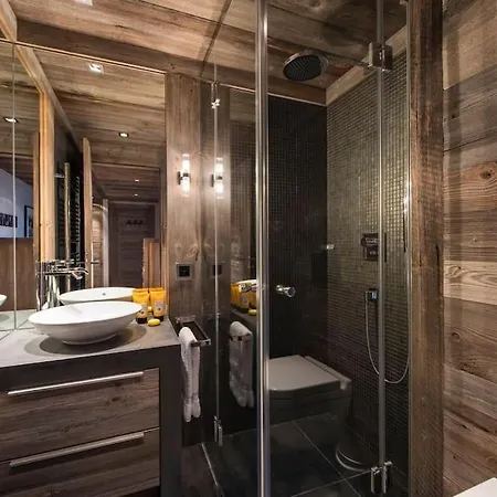 Modern Deluxe Duplex With Free Parking
